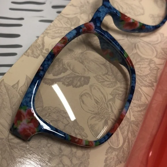 The Pioneer Woman Blue Light Glasses with Red Case - Picture 2 of 5